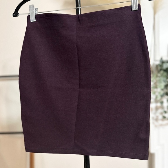 Aritzia Tulula mini pull on tulip skirt - Picture 5 of 7